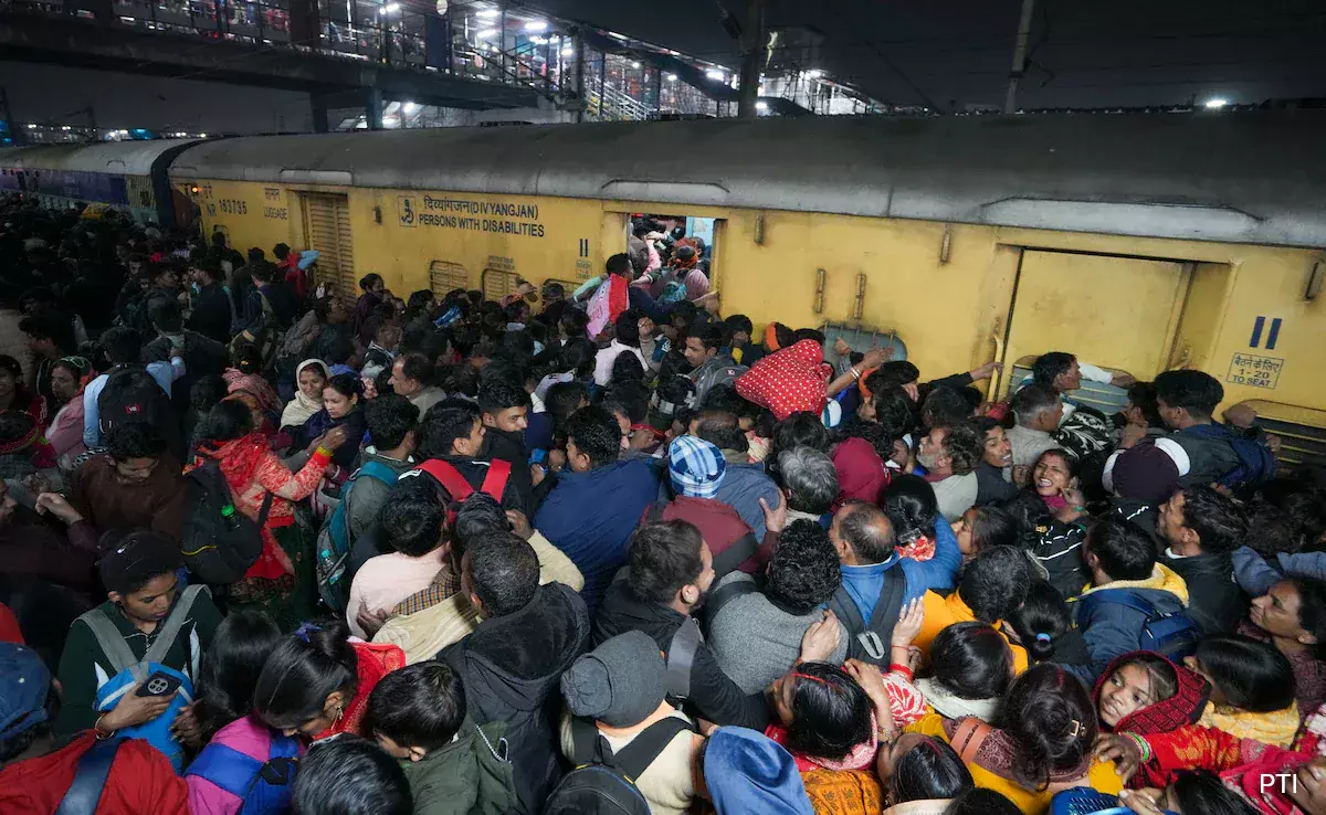 Are You Waiting For Another Mishap? Delhi High Court Pulls Railways For Failing To Respond To PIL Over Last Years NDLS Stampede Are You Waiting For Another Mishap? Delhi High Court Pulls Railways For Failing To Respond To PIL Over Last Years NDLS Stampede