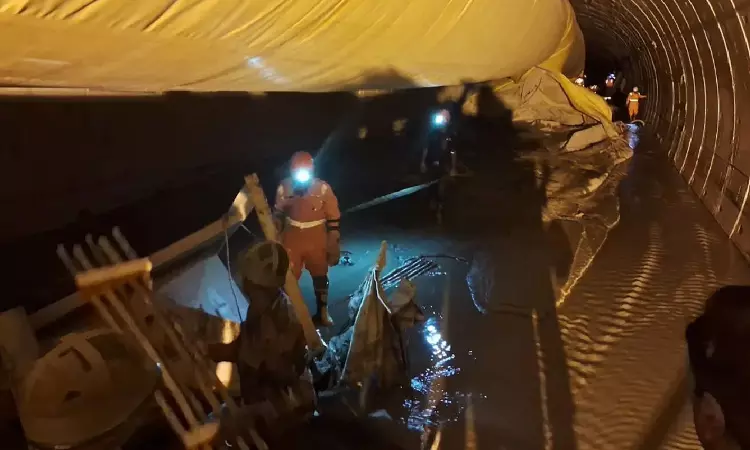Telangana Tunnel Collapse: High Court Closes PIL To Rescue 8 Trapped Workers After State Gives Assurance Telangana Tunnel Collapse: High Court Closes PIL To Rescue 8 Trapped Workers After State Gives Assurance