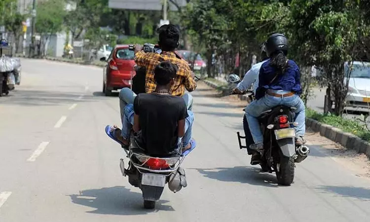 No Contributory Negligence For Riding Without Licence Or With Two Pillion Riders Unless Directly Linked To Accident: Rajasthan High Court No Contributory Negligence For Riding Without Licence Or With Two Pillion Riders Unless Directly Linked To Accident: Rajasthan High Court