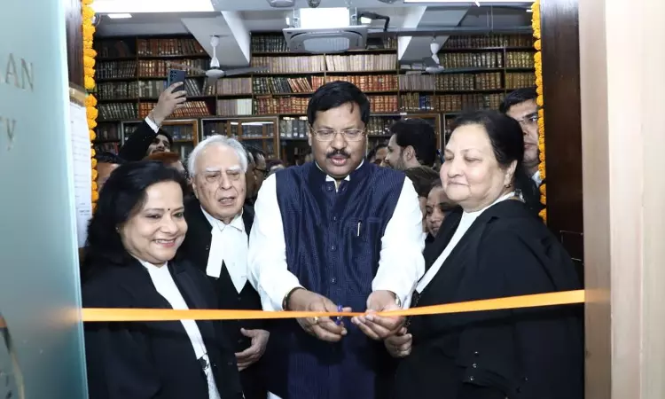 CJI B R Gavai Unveils Portrait Of Amarendra Sharan; SCBA Dedicates e-Library Section In His Honour CJI B R Gavai Unveils Portrait Of Amarendra Sharan; SCBA Dedicates e-Library Section In His Honour