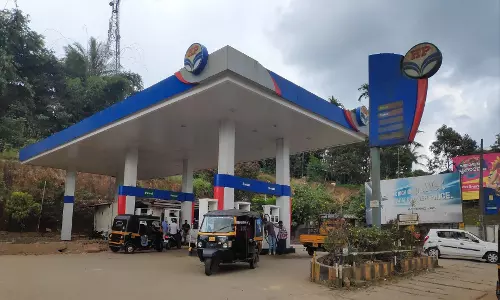 Indian Road Congress Guidelines Not Binding In Deciding Petrol Pump NOC Applications: Kerala High Court