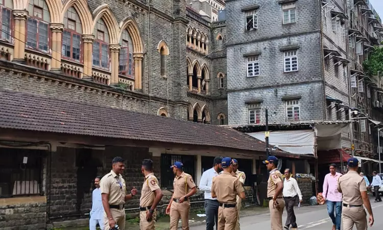 After Delhi HC, Bombay High Court Also Vacated Over Bomb Threat After Delhi HC, Bombay High Court Also Vacated Over Bomb Threat