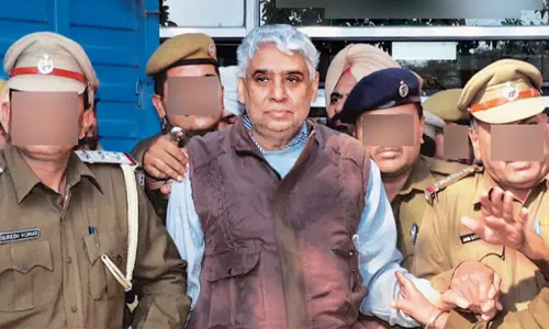 How Is Rampal Managing To Write & Distribute Books Allegedly Targeting Hindu Deities From Hisar Prison? : Allahabad High Court Asks Jailor How Is Rampal Managing To Write & Distribute Books Allegedly Targeting Hindu Deities From Hisar Prison? : Allahabad High Court Asks Jailor
