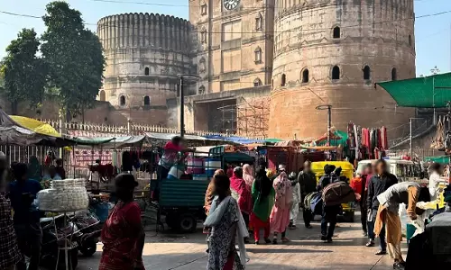 Gujarat High Court Permits Interim Relocation Of Bhadra Parisar Street Vendors To Nearby Plots To Ensure Livelihood During Diwali