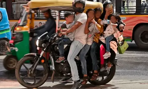 Motor Accident Claims | Carrying Two Pillion Riders On Motorcycle Doesnt Establish Contributory Negligence: Kerala High Court