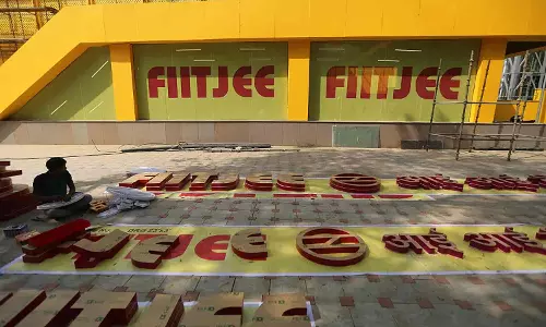 Delhi High Court Restrains FIITJEE Directors From Travelling Abroad, Orders Attachment Of ₹66 Lakh Over Unpaid Rent Dues Delhi High Court Restrains FIITJEE Directors From Travelling Abroad, Orders Attachment Of ₹66 Lakh Over Unpaid Rent Dues