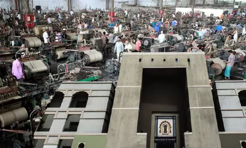 Gujarat High Court Seeks Response Of State, Central Govts On PIL For Extending ESI Act Benefits To Industrial Workers In District Kutch