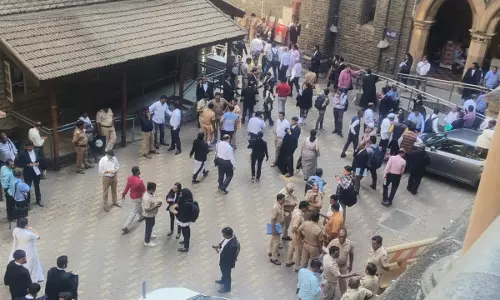 Bombay High Court, Magistrate Courts In Mumbai Vacated Following Bomb Scare Bombay High Court, Magistrate Courts In Mumbai Vacated Following Bomb Scare
