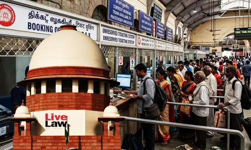 Railway Travel Insurance Cannot Be Limited To Online Tickets, Must Be Available To Counter Ticket Passengers Too: Supreme Court Railway Travel Insurance Cannot Be Limited To Online Tickets, Must Be Available To Counter Ticket Passengers Too: Supreme Court