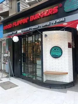 Delhi Consumer Commission Issues Bailable Warrant Against Good Flipping Burgers Official For Non-Compliance Of Order Delhi Consumer Commission Issues Bailable Warrant Against Good Flipping Burgers Official For Non-Compliance Of Order