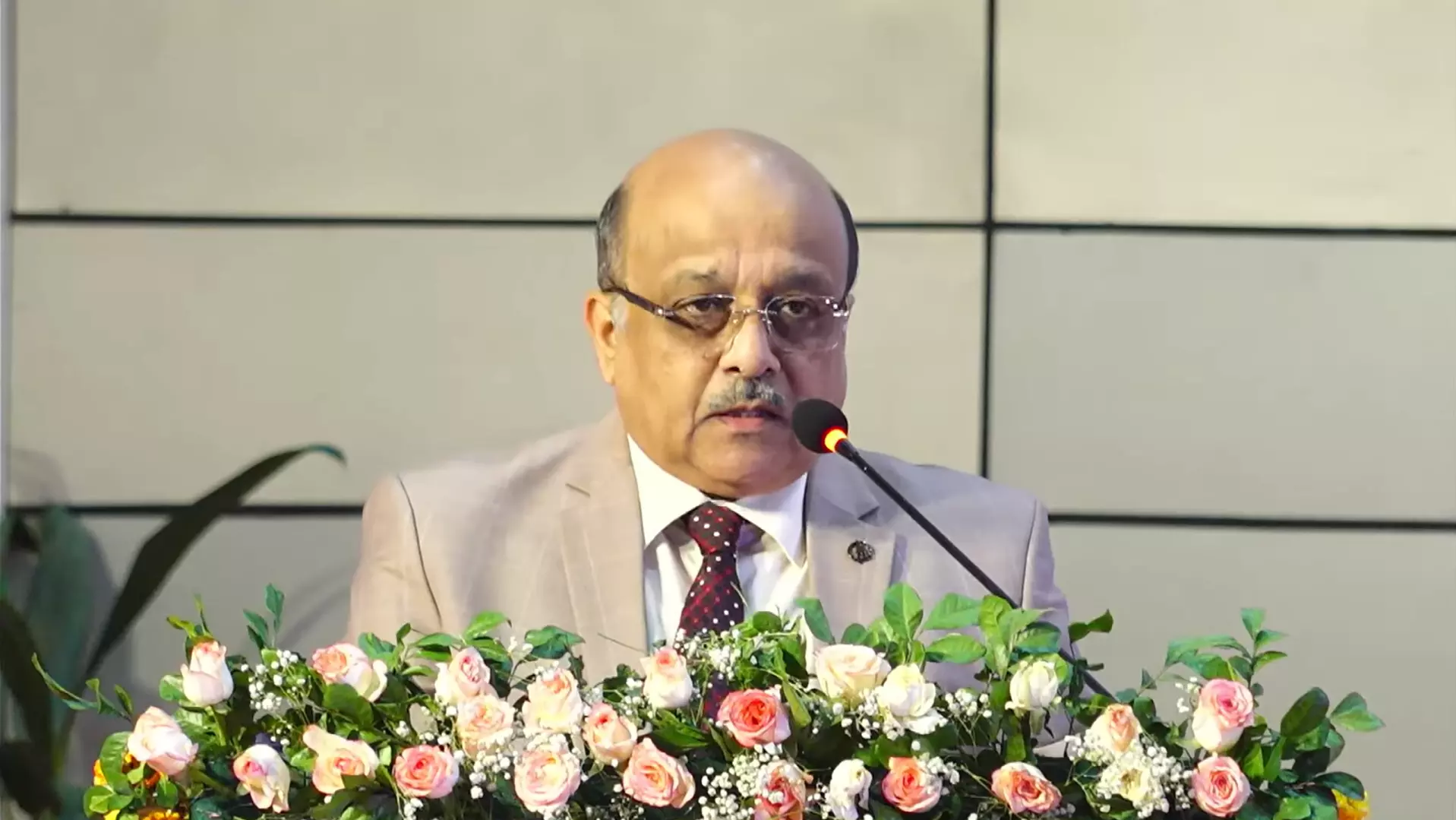 Indic Values Must Be Incorporated In Law School Syllabus; Most Students Disconnected From Roots : Justice Dharmadhikari Indic Values Must Be Incorporated In Law School Syllabus; Most Students Disconnected From Roots : Justice Dharmadhikari