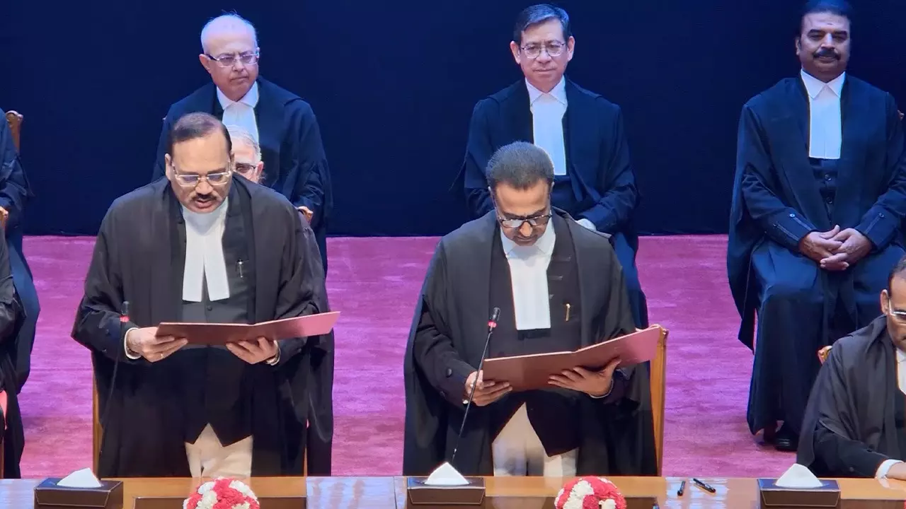 Justice Palli takes oath.