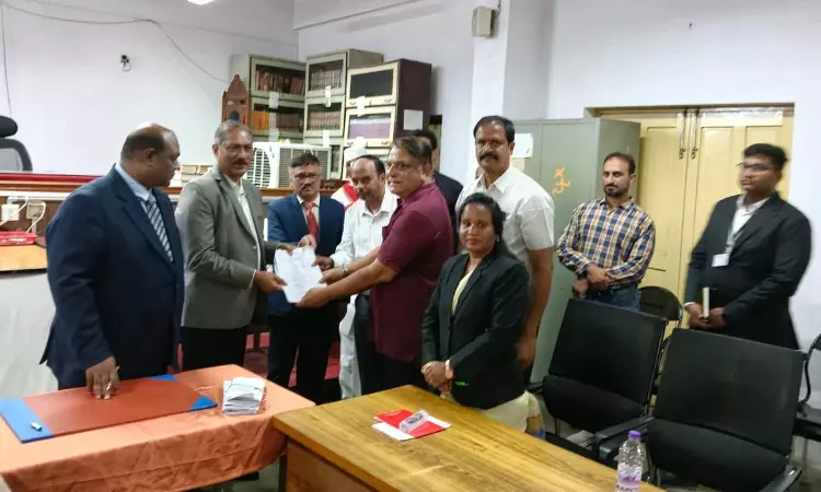 Telangana National Lok Adalat Settles Over 9.28 Lakh Cases, Awards Compensation Worth ₹422 Crore Telangana National Lok Adalat Settles Over 9.28 Lakh Cases, Awards Compensation Worth ₹422 Crore