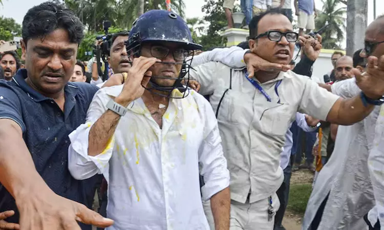 Trinamool Congress Moves Calcutta High Court Over Recent Attacks, Egg-Pelting Incidents Against MLAs, MPs Trinamool Congress Moves Calcutta High Court Over Recent Attacks, Egg-Pelting Incidents Against MLAs, MPs