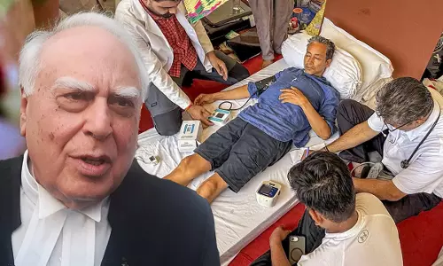 Kapil Sibal Urges Sonam Wangchuk To End Hunger Strike, Says Govt Is Not Going To Listen Kapil Sibal Urges Sonam Wangchuk To End Hunger Strike, Says Govt Is Not Going To Listen