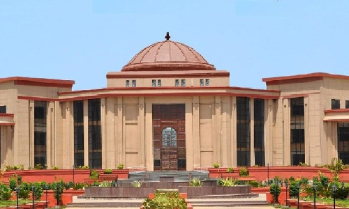 Excess Salary Paid Due To Wrong Pay Fixation Cant Be Recovered From Class-III & IV Employees Despite Undertaking: Chhattisgarh High Court Excess Salary Paid Due To Wrong Pay Fixation Cant Be Recovered From Class-III & IV Employees Despite Undertaking: Chhattisgarh High Court