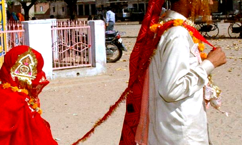 Girls Are Married At 12-13 Years, Bear Children At 15-16 : Bombay High Court Seeks Data On Child Marriages In Maharashtra