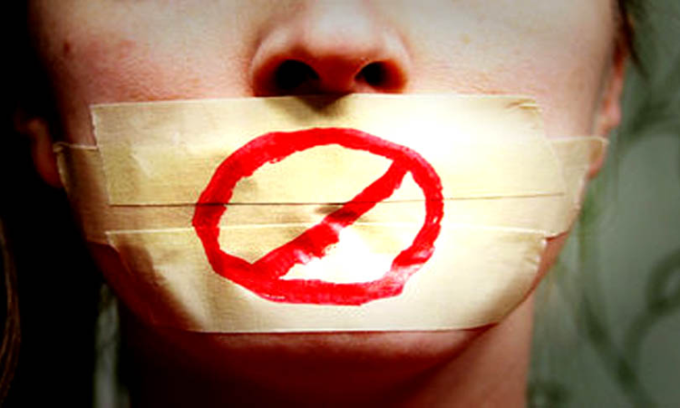 Defamation Cases For Reporting Details Of FIR Nothing But Attempt To Stifle Reporter: Bombay High Court Defamation Cases For Reporting Details Of FIR Nothing But Attempt To Stifle Reporter: Bombay High Court