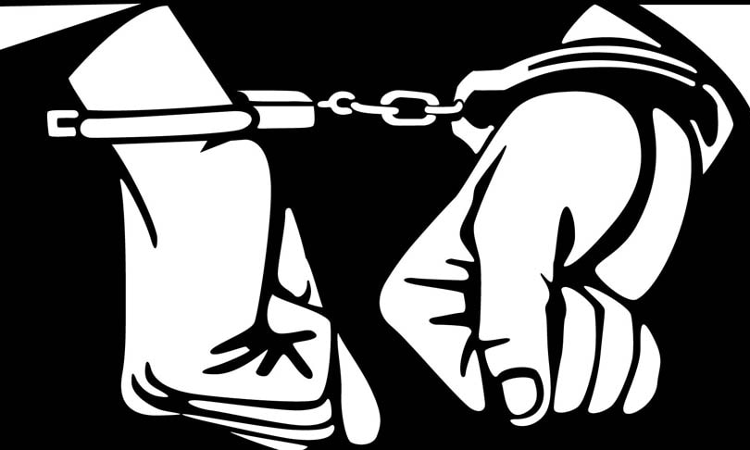 Reasons For Handcuffing Accused Must Be Recorded In Case Diary: Karnataka High Court Awards 2 Lakh Compensation To Law Student Reasons For Handcuffing Accused Must Be Recorded In Case Diary: Karnataka High Court Awards 2 Lakh Compensation To Law Student