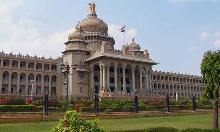 Independent MLA & Anti-Defection Law: A Counter View Independent MLA & Anti-Defection Law: A Counter View