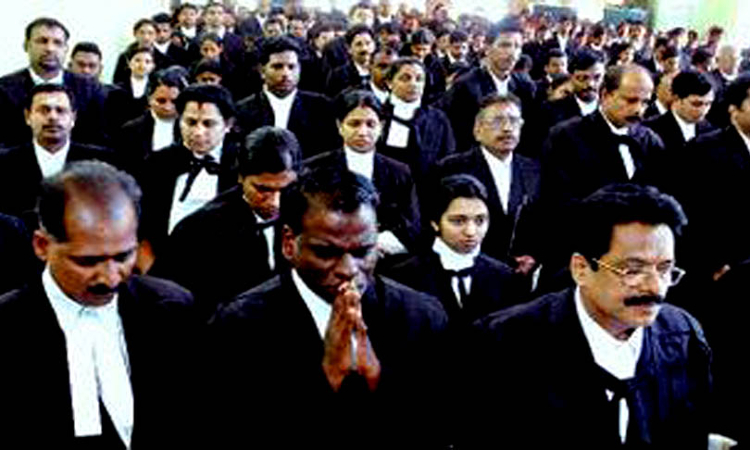 Movement Of Lawyers, Their Staff During Lockdown- They May Apply For Passes Through Bar Associations: State Tells MP High Court Movement Of Lawyers, Their Staff During Lockdown- They May Apply For Passes Through Bar Associations: State Tells MP High Court