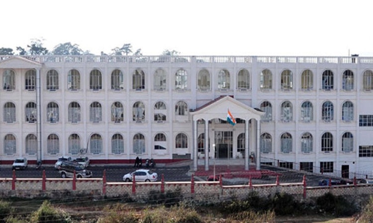 Meghalaya High Court Acquits Woman In Husband & Sons Murder Case, Flags Defective Confession & Weak Evidence Meghalaya High Court Acquits Woman In Husband & Sons Murder Case, Flags Defective Confession & Weak Evidence