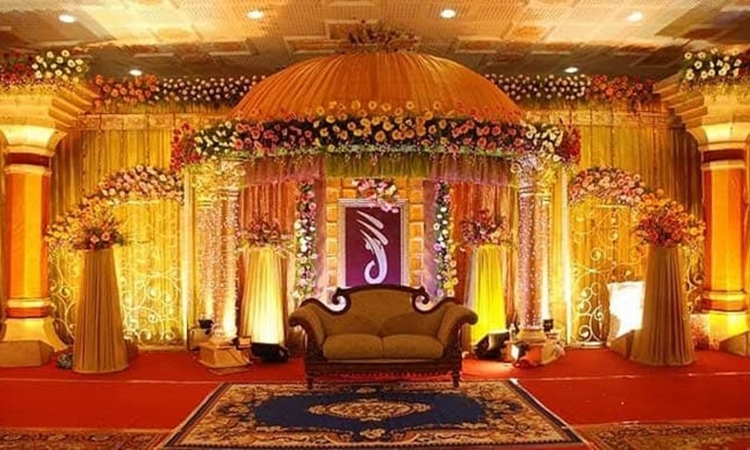 Permitting 50% Capacity In Cinemas But Only 50 Wedding Guests Discriminatory: Nagpur Banquet Owners Association Moves Bombay High Court Permitting 50% Capacity In Cinemas But Only 50 Wedding Guests Discriminatory: Nagpur Banquet Owners Association Moves Bombay High Court